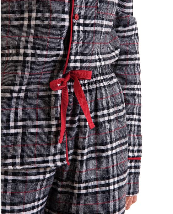 Pijama Feminino Xadrez Vermelho E Preto Abertura Com Botões + Pantufa  Feminino Xadrez Vermelho e Preto