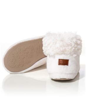 Bota-Pantufa-Pelos-Daniela-Tombini-Cano-Curto